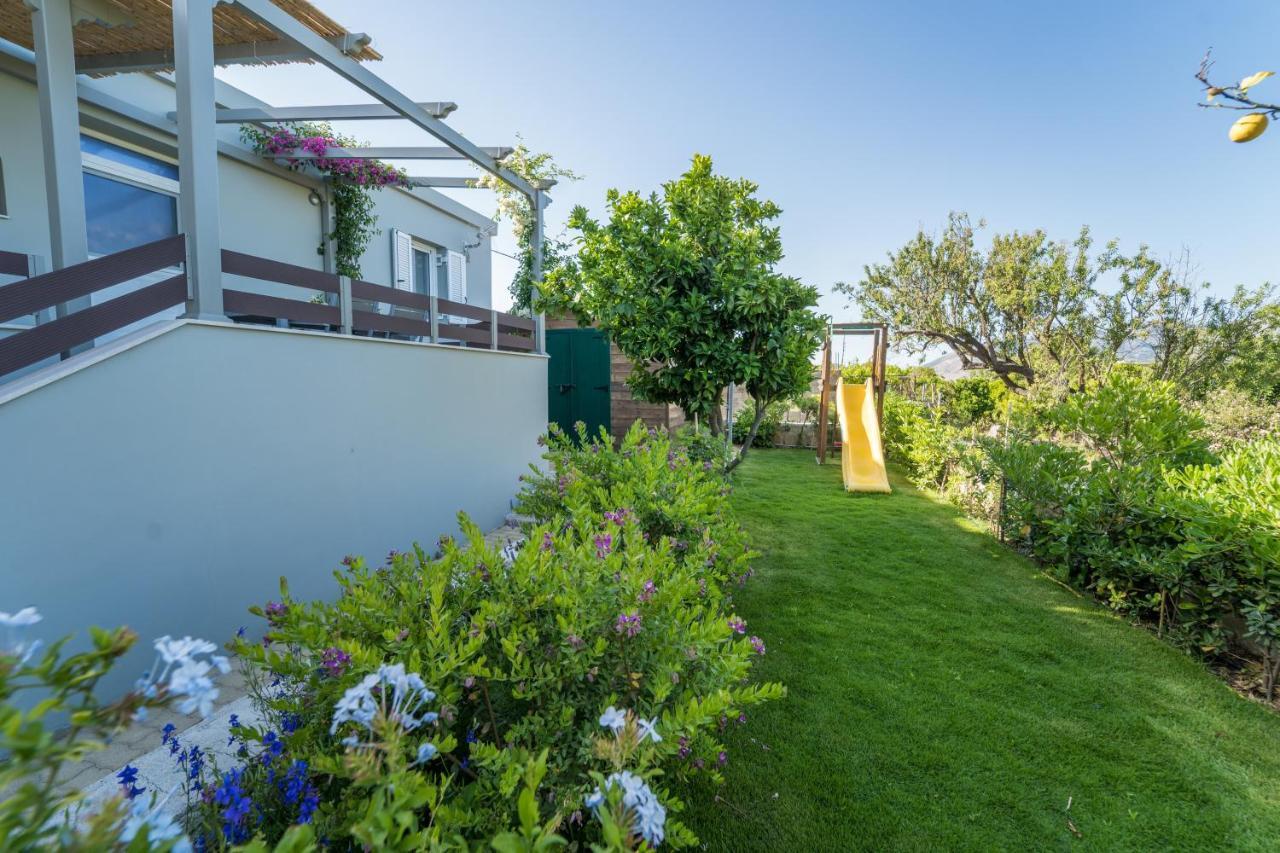 Lucas Home Lixouri Exterior photo